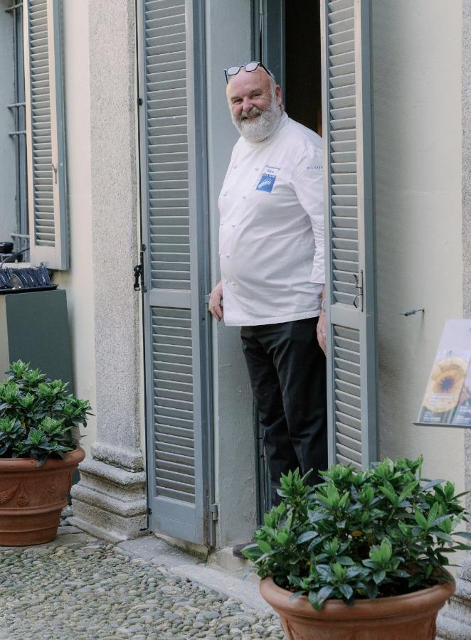 Caffe Delle Rose Les Chambres แวร์บาเนีย ภายนอก รูปภาพ